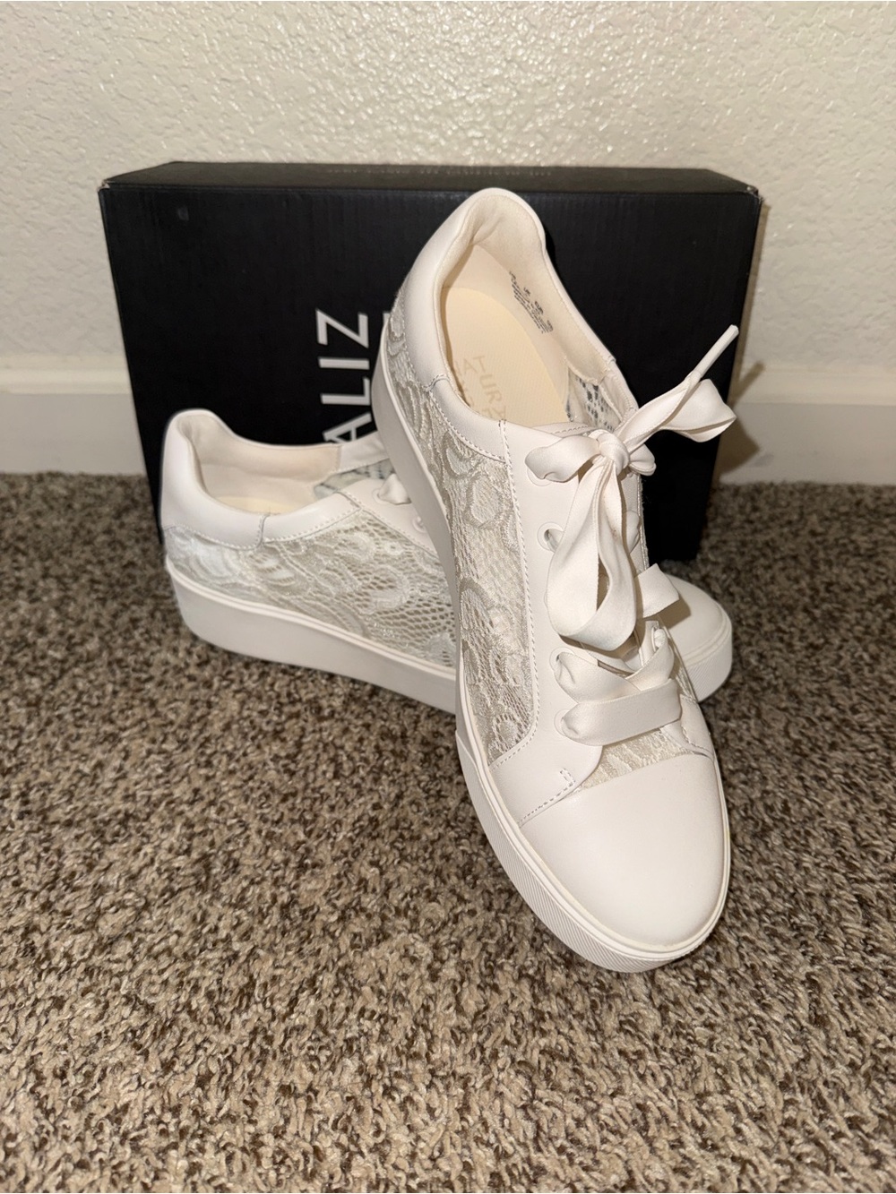 Naturalizer Morrison 2.1 White Lace Bridal Shoes Size 11M NIB